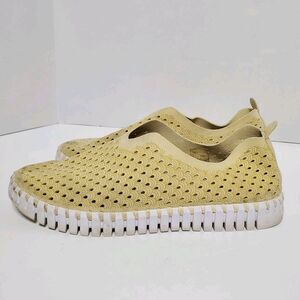Ilse Jacobsen Hornbak Size 39 9.5 Tulip Shoes Slip on Beige Comfort